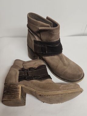 Bed Stu Womens Taupe Suede Ankle Boots with Dark Brown Strap Size 9 US 2.5" Heel